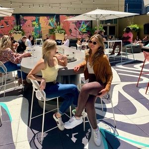 Meet your Posher, Liv